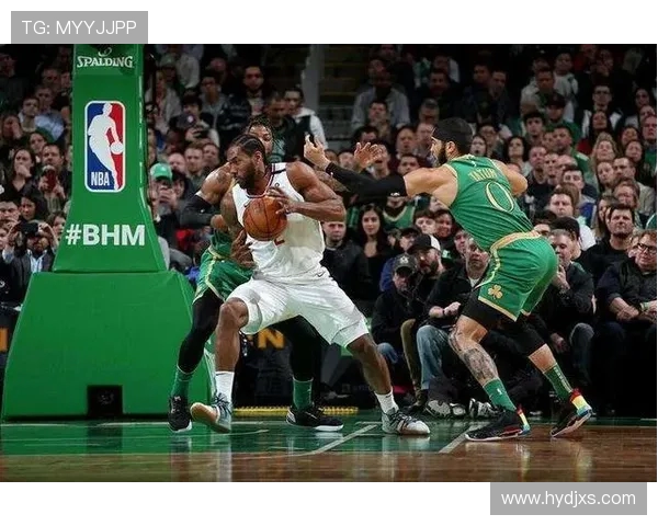 法甲中场配置策略：进攻型vs防守型对比