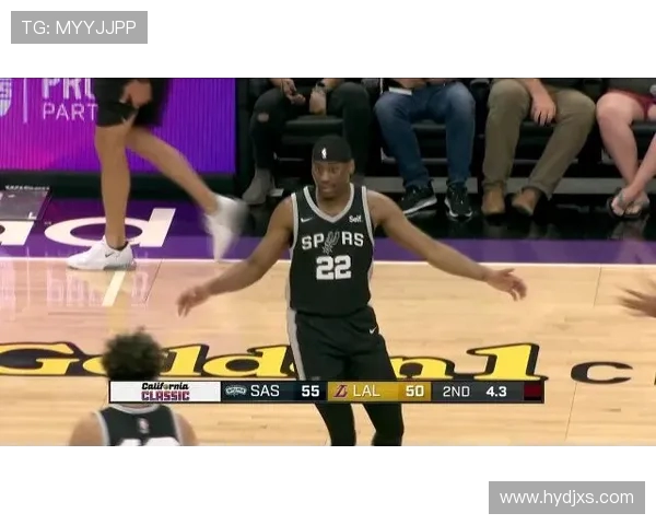 篮球比赛中“临场突发战术更换执行效率”是否体现球队日常磨合程度