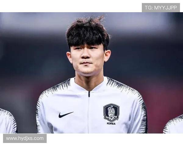 图片报：金玟哉因膝盖不适提前结束训练，但将随队出征多特